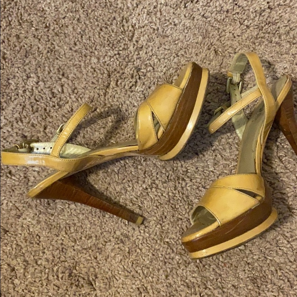 Stuart Weitzman Nude Patent Heels